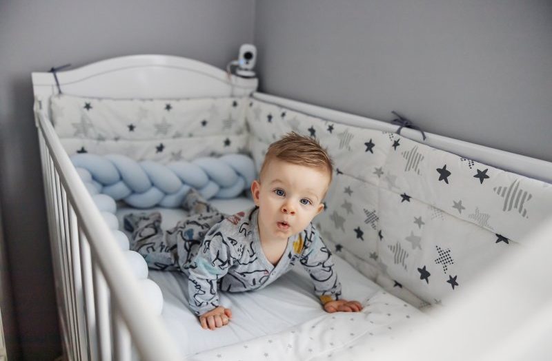Jak stworzyć przestrzeń dla małego dziecka w kawalerce i w sypialni?