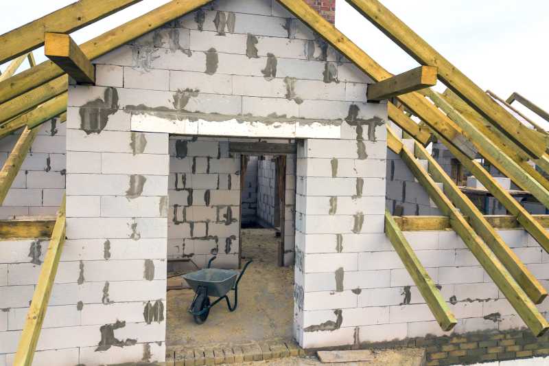 Remont starego domu z lat 80-tych – jak odmłodzić swoją posiadłość