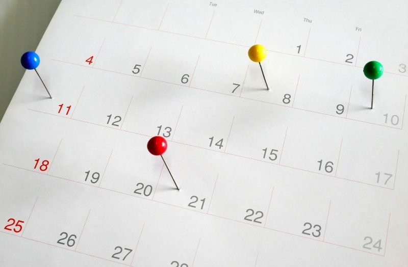 Czy ludzie nadal korzystają z tradycyjnych kalendarzy i jakie są korzyści z ich wykorzystania?