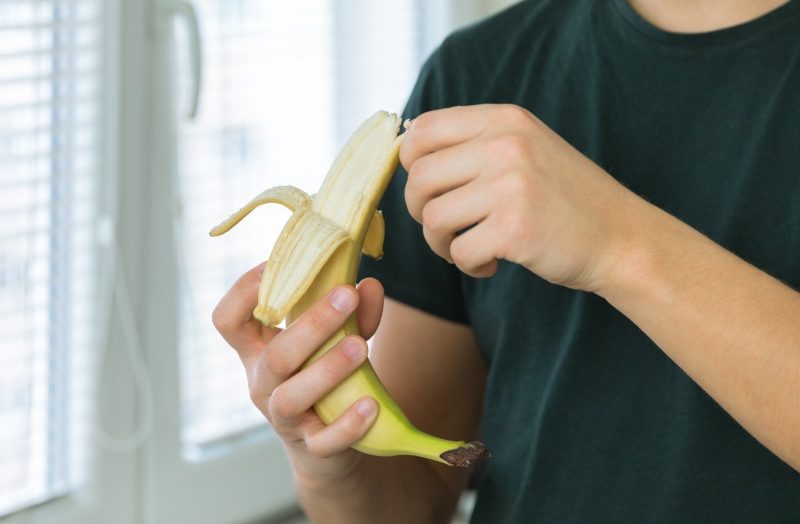 Naturalny nawóz z bananowych skórek – sposób przygotowania i zastosowanie w ogrodzie. Które rośliny go polubią?